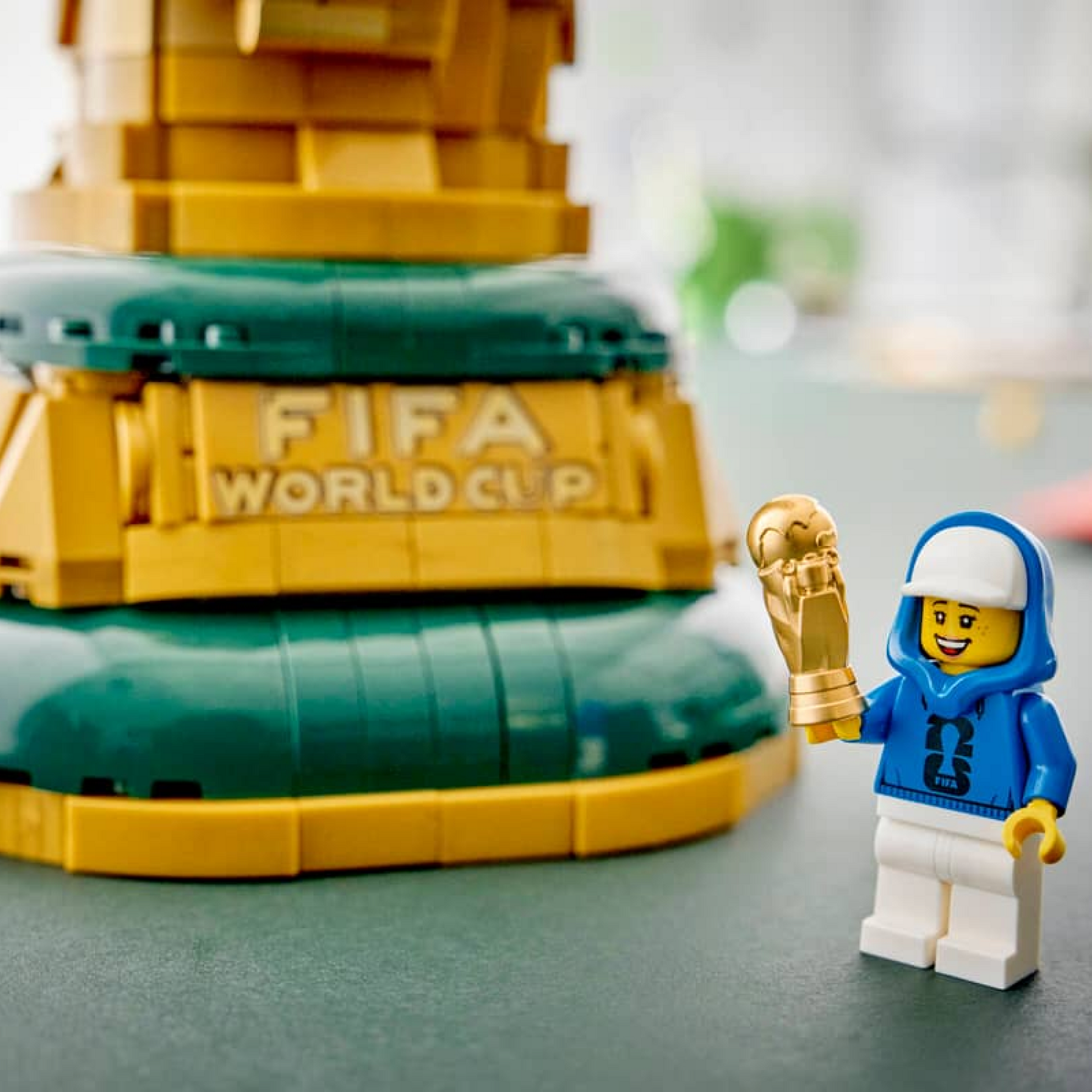 Golden Championship Trophy Building Set – 2842 Pieces