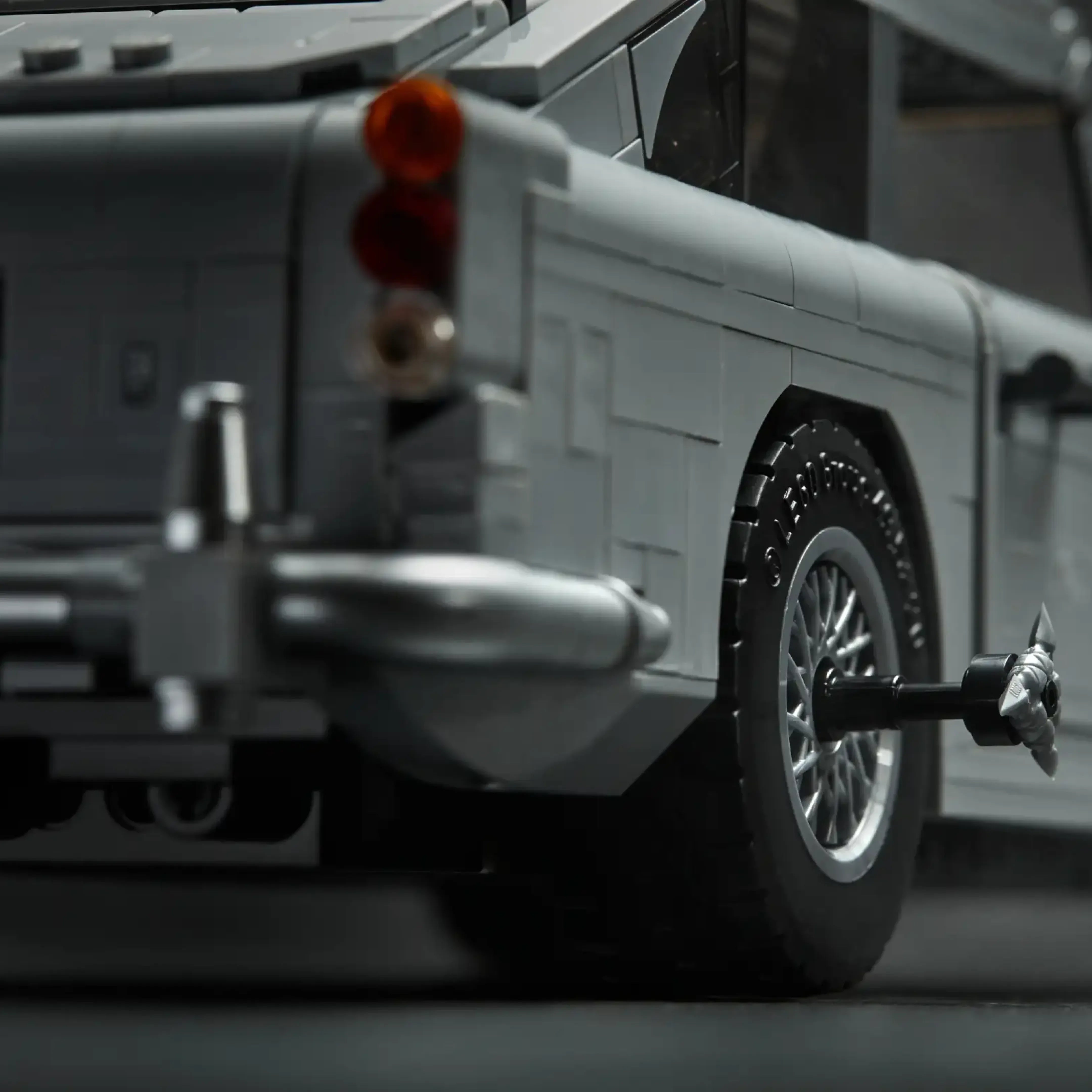 DB5 "007" (1,295 pieces)