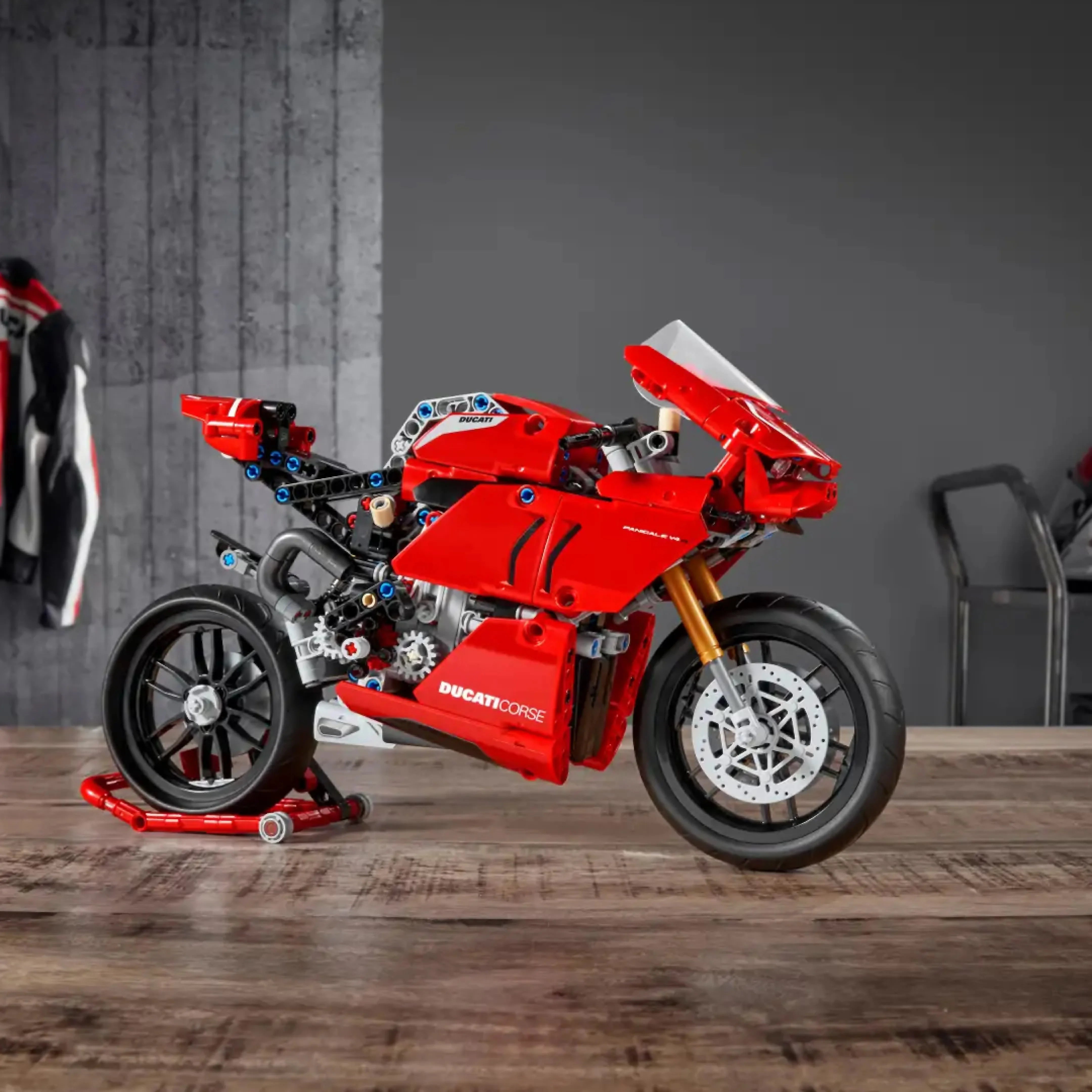 Panigale V4 R (646 pieces)