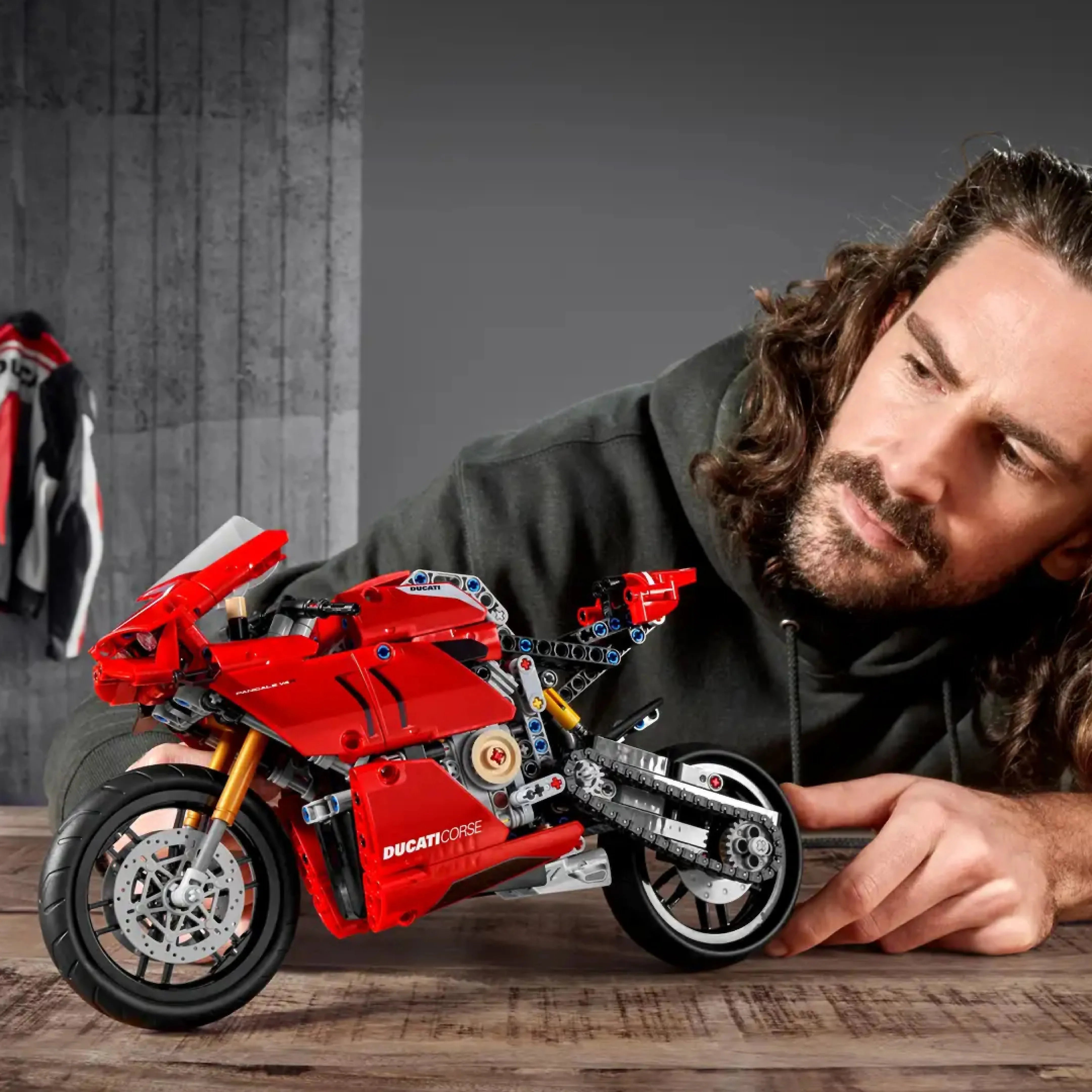 Panigale V4 R (646 pieces)