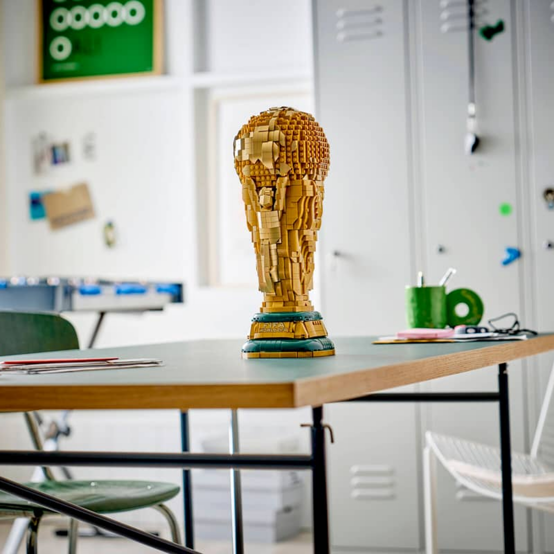 Golden Championship Trophy Building Set – 2842 Pieces